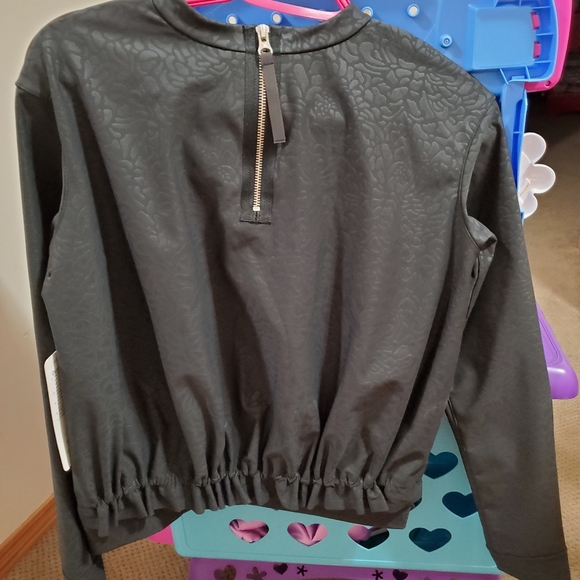 Lululemon size 2 - Picture 3 of 4